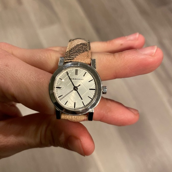 Burberry Watch - Picture 4 of 5